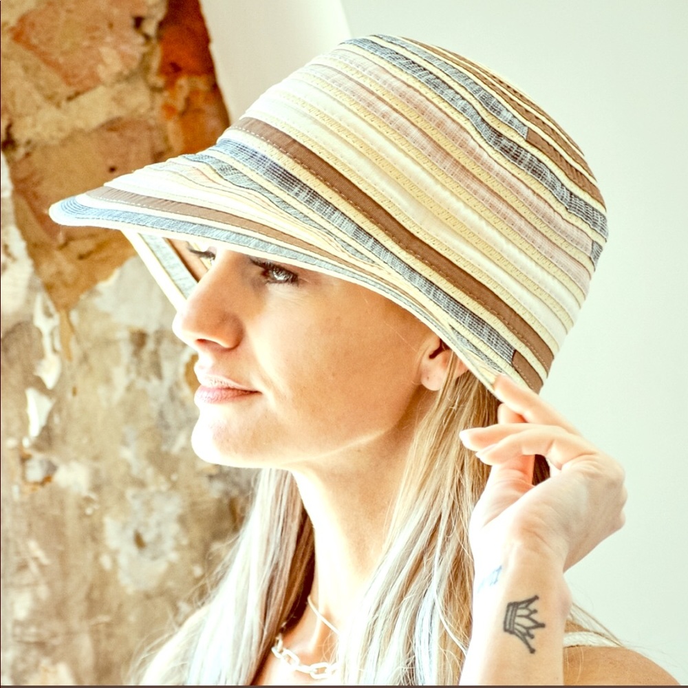 Chic Bucket Hat.